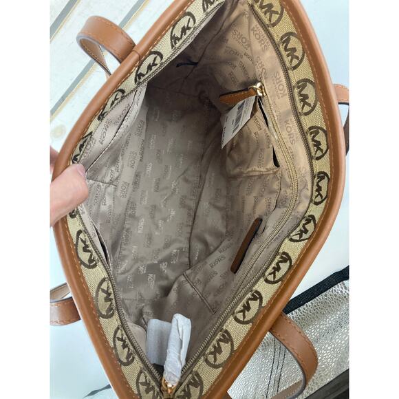 MICHAEL KORS, NWT LARGE CANVAS SIGNATURE PRINT SHOULDER BAG - Picture 11 of 16